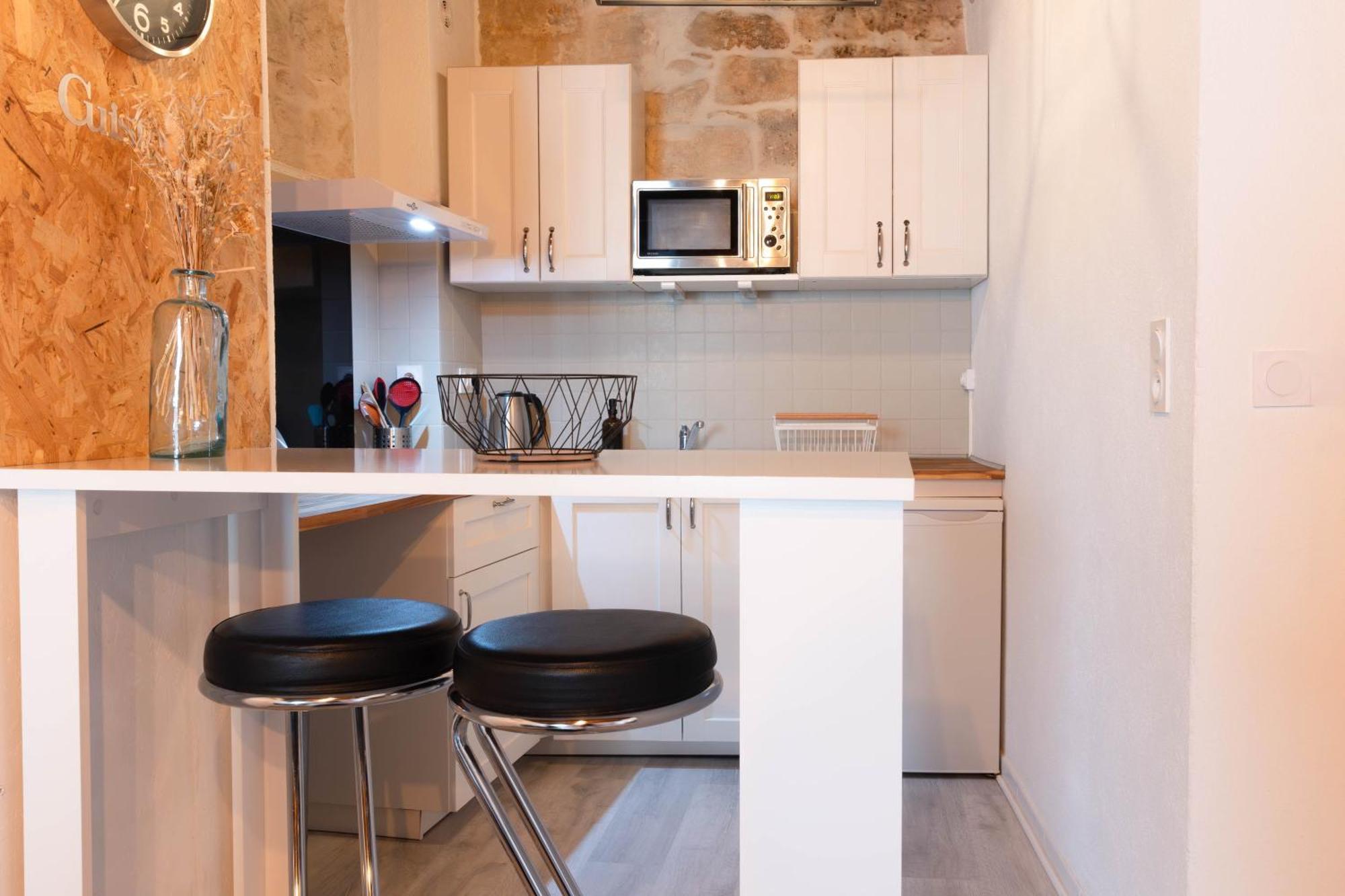 Immeuble 3 Apparts Centre Historique St Gilles Maisoncarreeconciergerie Saint-Gilles  Exterior foto