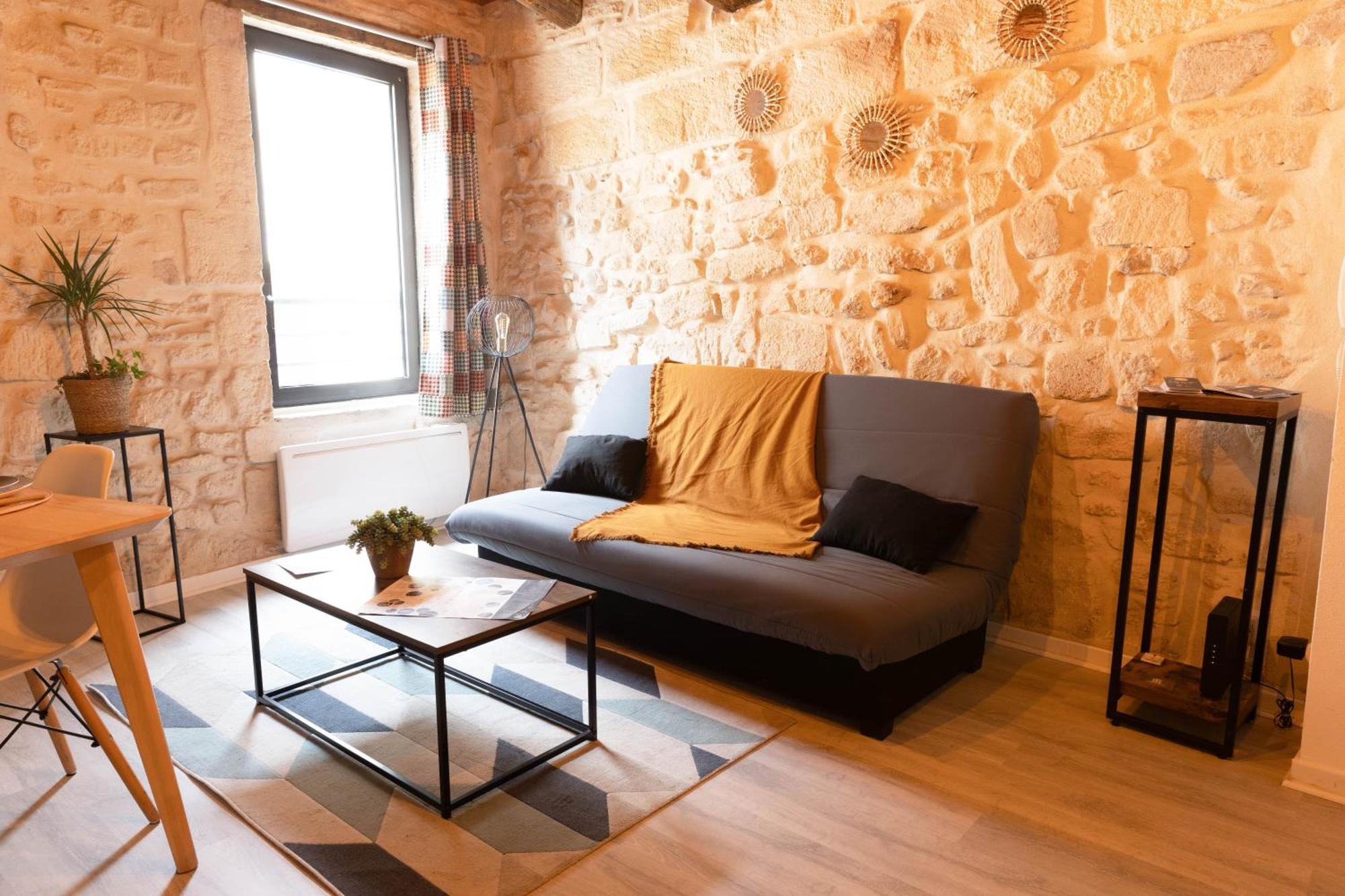 Immeuble 3 Apparts Centre Historique St Gilles Maisoncarreeconciergerie Saint-Gilles  Exterior foto