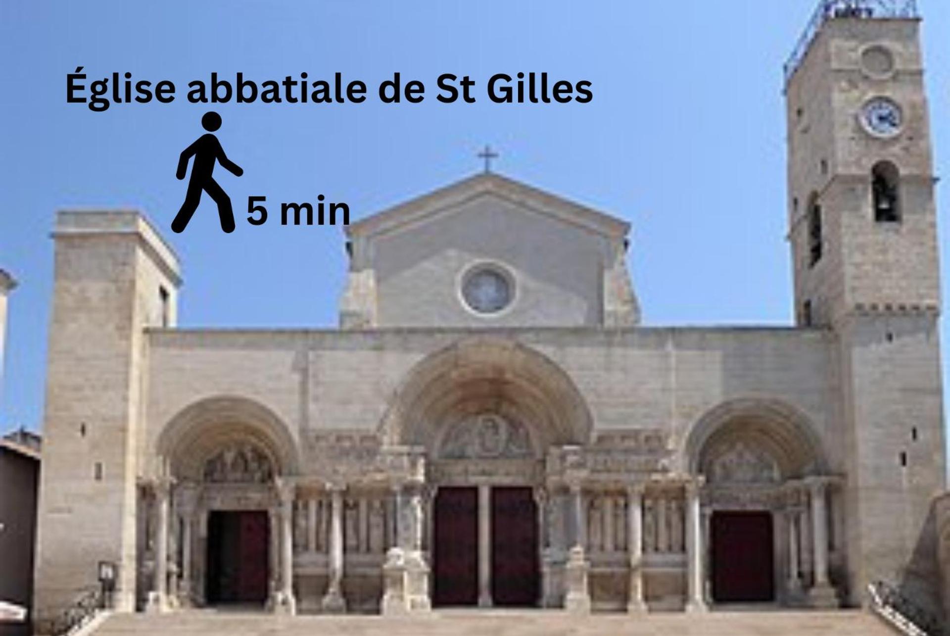 Immeuble 3 Apparts Centre Historique St Gilles Maisoncarreeconciergerie Saint-Gilles  Exterior foto